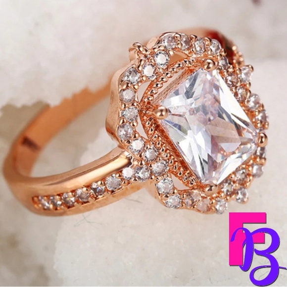 *NEW!* Sizs 8 1.75 CT Emerald Cut Vintage Style Ring - Picture 2 of 10